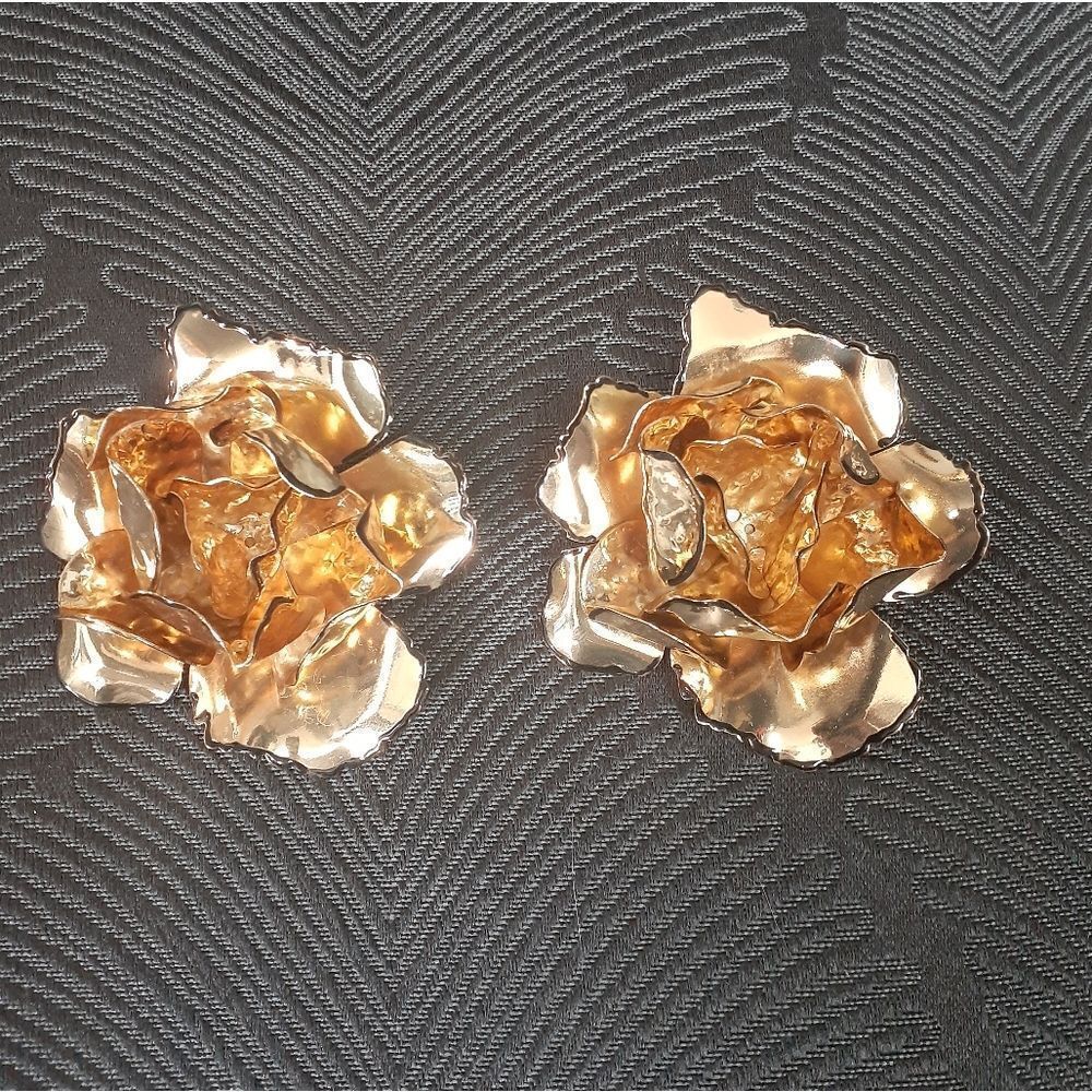 NWOT Zara GoldFlower Statement Earrings - Picture 11 of 14